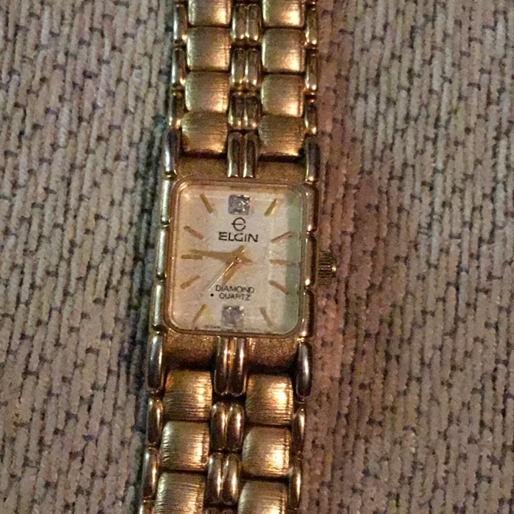 Elgin Diamond Quartz watch